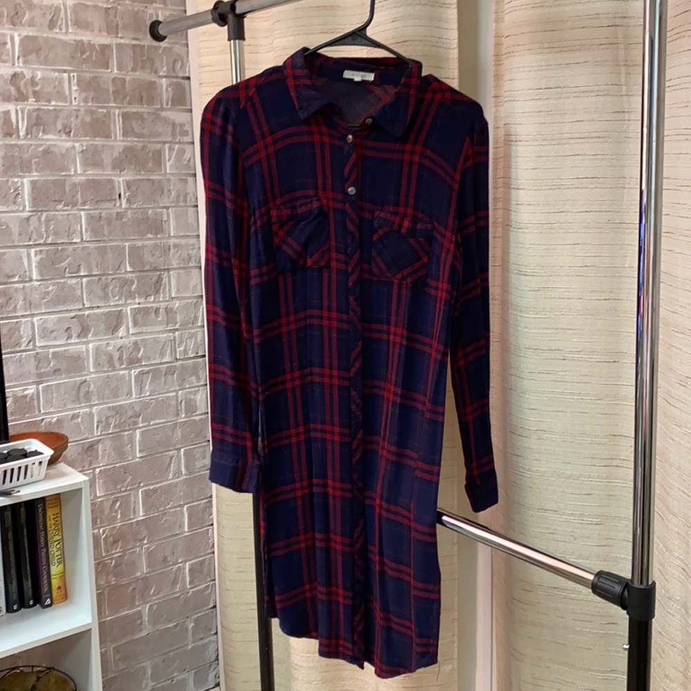 Maurice’s button up plaid blouse, gently used
